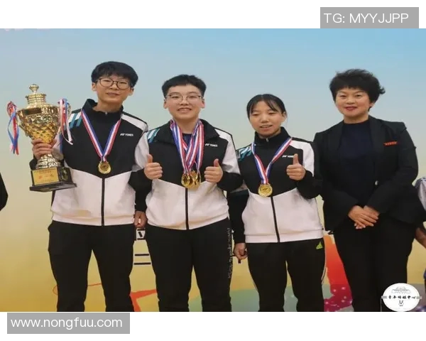 南京羽毛球队荣登羽毛球节奏排行榜第三名展现强劲实力与团队合作精神 南京羽毛球队荣登羽毛球节奏排行榜第三名展现强劲实力与团队合作精神